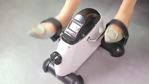 Mini exercise bike female weight loss exercise bike rehabilitation bike fitness equipment household bicycle fitness equipment.