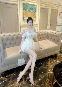 Đầm xoè dự tiệc TRIPBLE T DRESS đính lông vũ và cườm - size S/M/L