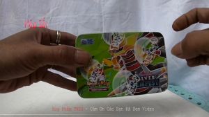 Hộp Thẻ Bài Bằng Sắt Có 40 Thẻ Bài Pokemon Silver Tempest Tặng Kèm Lá VIP (Mẫu Giao Ngẫu Nhiên) Bằng Giấy Bóng Cứng Kích Thước 6.5 x 8.8 cm Tiếng Anh Rất Đẹp Món Quà Dành Cho Trẻ Em