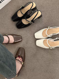 รองเท้าแตะส้นสูงหัวแหลมสีน้ำตาลสำหรับผู้หญิง ฤดูร้อน 2025 รองเท้าแตะส้นหนาแบบมีสายรัดแบบฝรั่งเศส รองเท้าแตะแบบสวมหัว รองเท้าแฟชั่น