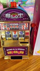 เกมตู้สล็อตแมชชีนบิงโก หยอดเหรียญได้จริง SLOT ออมสินได้ ใส่ถ่าน ของเล่นเด็ก มีเสียง มีไฟ TY24