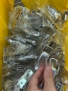 Khóa Sập Mini Inox 304 Có Lò Xo Đàn Hồi – Combo 2 Cái – Chốt Gài Hộp Tủ Thùng Gỗ Vali Bền Chắc