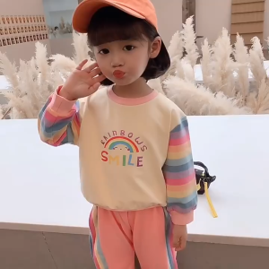 ชุดเด็กผู้หญิง เสื้อแขนยาวสีรุ้งใหม่ และกางเกงขายาวทรงหลวมสบาย ๆ set