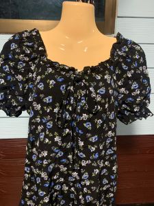 เดรสสั้นหรือมินิเดรสไม่ชับในไชร์ s  แขนตุ๊กตา