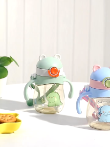 แก้วน้ำหัดดื่ม 410ML หลอดป้องกันการสำลัก ฟรีสายสะพาน แก้วน้ำเด็ก แก้วน้ำเด็กสำหรับฝึกการดื่มน้ำ ถ้วยหัดดื่ม ลายน่ารัก