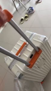 JUNSHENG กระเป๋าเดินทางอลูมิเนียม กันน้ำ ล้อหมุน 360 องศา TSA วัสดุ PC ขนาด 20/22/24 นิ้ว