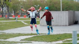 Prakan หมวกกันน็อคเด็ก หมวกกันน็อคจักรยาน หมวกสเก็ตบอร์ด เหมาะสําหรับเด็กอายุ 3-15 ปี หมวกกันน็อคเเด็ก เล็ก หมวกกันน็อคสเก็ตบอร์ด