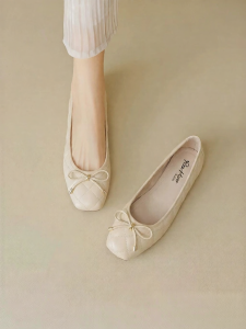 REEMOOR | White Soft Bottom Flat Ballet Shoe