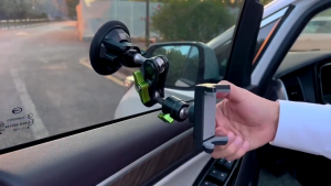 ที่วางโทรศัพท์ในรถยนต์ ที่วางโทรศัพท์แบบดูดในรถยนต์อเนกประสงค์ มั่นคงและป้องกันการสั่นไหว