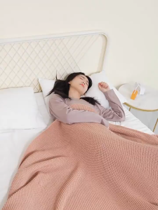 ถุงสูญญากาศผ้า Oxford อย่างหนา ความหนา 44 ไมครอน ช่วยประหยัดพื้นที่ในการเก็บได้มากขึ้นกว่าเดิมหลายเท่า เก็บผ้านวม ชุดเครื่องนอน เสื้อผ้า