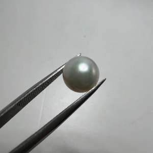 3565-NGỌC TRAI AKOYA TRẮNG PHỚT XANHNƯỚC MẶN (NUÔI CẤY) CÓ KHOAN LỖ.