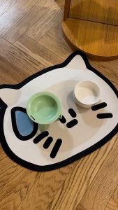 แผ่นรองจาน แผ่นรองจานสัตร์เลี้ยง ด้านล่างเป็นยางกันลื่น ใช้เป็น พรมเช็ดเท้า ซับน้ำได้ดี ทำความสะอาดง่าย