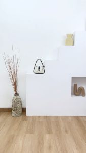 Kemeja Wanita Kotak-Kotak & Lengan Panjang: Tips Memilih & Mengenakan