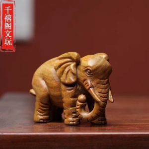 Modern Simplicity Green Sandalwood Carving Elephant Handheld Sculpture