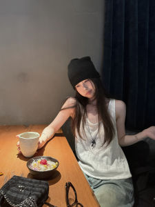 Simple Solid Knitted Sleeveless Vest