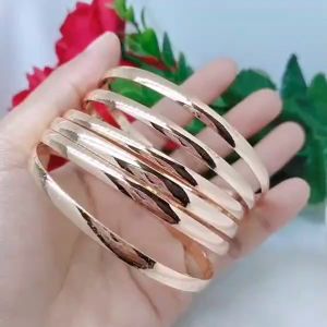 Gelang Tangan Kroncong Wanita Titanium Xuping Perhiasan Aksesoris Fashion Lapis Emas Anti Karat GK15