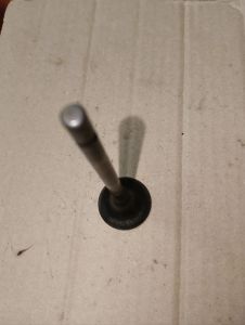 HYUNDAI KIA D4EA INTAKE ENGINE VALVE 1 PC SURPLUS