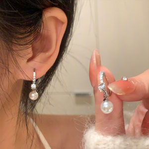 Elegant Pearl Drop Earrings with Zirconia Accents Flashy High-End Feel Womens Fashion Jewelry Studs Geometric Pattern