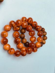 Vòng phong thủy gỗ huyết Long ( com bo 2 vòng huyết Long tặng 1 vòng bách xanh )