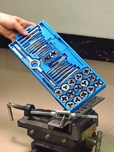 MUSCLE COW 40 ชิ้น ชุดต๊าปเกลียว ต๊าปชุดเอนกประสงค์ (ชุดมืออาชีพยอดนิยม) 40pcs Metric Die Set Screw Tap Holder Thread Gauge Wrench