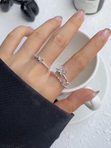 Nicedays🍒Cincin pribadi yang modis 4PCS cincin kupu-kupu desain cincin kelas atas Cincin Paduan Ultra Tahan Lama COD