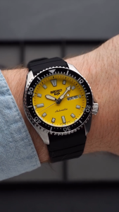 SEIKO 5 Sports SRPL87K1 SKX Redux Ki-iro Yellow