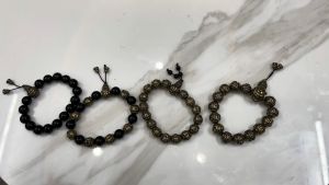 Vòng đeo tay bằng đồng dành cho nam giới có câu thần chú 4 mẫu