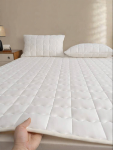 Miniso | Waterproof Moisture-Proof Non-Slip Mattress Pad