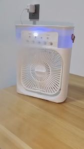 3 in 1 USB มินิพัดลมแบบพกพาความชื้น เครื่องฟอกอากาศสเปรย์คูลเลอร์ที่มี ไฟ LED 7 สี พัดลมไอเย็น 600ML พัดลมพกพา