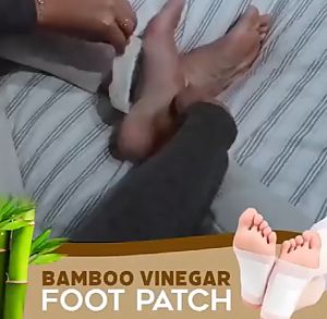 [SG SELLER]  20pcs/pack Foot Patches Stress Relief Feet Deep Sleep Body Toxins Detoxification Cleaning Body Care Cleansing Natural Pad