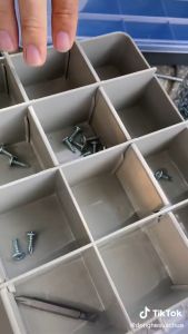 Thùng đựng ốc vít Buddy BK0010 S-301 kích thước 31 x 21 x 4.7cm có 14 ngăn