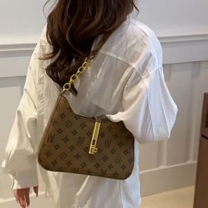 1669 ( READY STOCK ) PU SLING BAG EU FASHION HOUSE