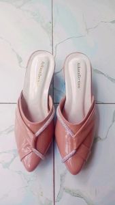 sepatu Bapaw wanita dewasa keren dengan motiv tali permata.AZ.01