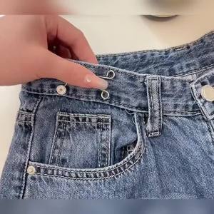 Adjustable Waist Buckle Extender No Sewing Pant Clips Waist Tightener Button for Jeans Skirts Sleeves Fit Button Pins Tool