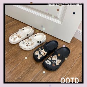 LEAShop ใหม่ล่าสุด รองเท้าแตะแบบสวมหัวโต เป็นงานสีพื้น ความหนา 2.5 เซน มีให้เลือกแค่ 2 สี ราคาดีแถมฟรีชุดตัวติด รีบตำเดี๋ยวหมด