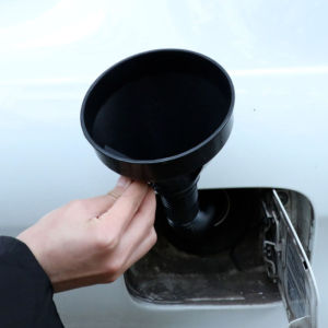 Car Refueling Longer Funnel Anti-splash Plastic Auto Long Mouth Oil Funnels Engine Funnel for Motorcycle Car Motorcycle Refueling Funnel