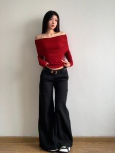 Retro Red One Shoulder Knitted Sweater Long Sleeve New Year Womens Fashion Slim Fit Korean Style Commute Inner Wear Base Shirt