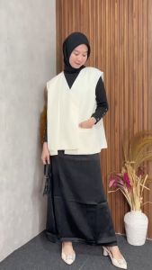 TERBARU VEST RIYA OUTER WANITA KOREANSTYLE OVERSIZE TERMURAH ROMPI SLEVELES BISA COD