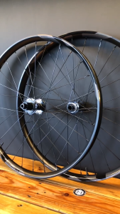 Shimano XT WH-M8200 27.5 12mm 110 x 148mm 12spd E-thru Tubeless Bicycle Wheelset