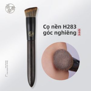 HUACHUNTANG | Professional Slope-Head Liquid Application Makeup Brush