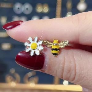 Huitan Dainty Yellow Flower and Honey Bee Animal Stud Earrings Chic Enamel Earrings for Women Daily Wear Exquisite Ear Jewelry