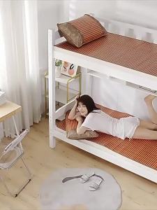 Thảm Tre Đen Hai Mặt Có Thể Gấp Cho Học Sinh