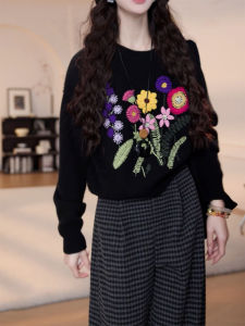QINGNAER | Elaborate Flower Design Loose Lazy Style Womens Knit Sweater