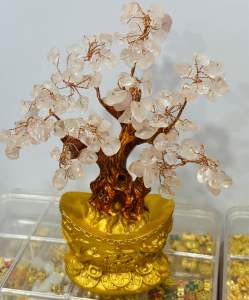 Cây đá Thạch Anh thiên nhiên mang năng lượng may mắn tích cực tụ tài