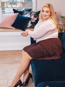 พลัสไซส์ ภาษาโปลิชคํา Queen Charlotte 20d โปร่งแสง Silky ลื่น ถุงน่องเดินทางสําหรับ พลัสไซส์ ผู้หญิงจัดส่งฟรี