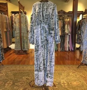 Frea Dress by Dian Pelangi LIMITED EDITION Busana Muslim Baju Maxi Gamis Abaya Kaftan Gaun Outfit Pesta Pernikahan Kondangan Wanita Hijaber Cantik Anggun Modis Modern Elegan Mewah Model Korea Terbaru Motif Batik Abstrak Hand Made Kekinian