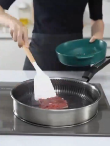 [ราคาต่ำสุด] เป็นมิตรกับสิ่งแวดล้อมและไม่มีกลิ่น12ชิ้นซิลิโคนไม่ติดทำอาหารบ้านครัวร้านอาหารต่อต้านลวกด้ามไม้ไม่ติดหม้ออาหารเกรดซิลิโคนไม้พายทอดช้อนที่มีหลอดเก็บป้องกันเชื้อราคุณภาพสูง