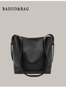 Trendy Leather Bucket Bag Womens Crossbody Commuter Bag Large Capacity Single Shoulder Bag Fashionable Casual Handbag