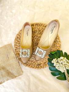 Flatshoes Arumi Wanita Flora B14