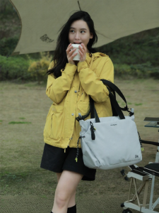 Commuter Friendly Large Capacity Tote